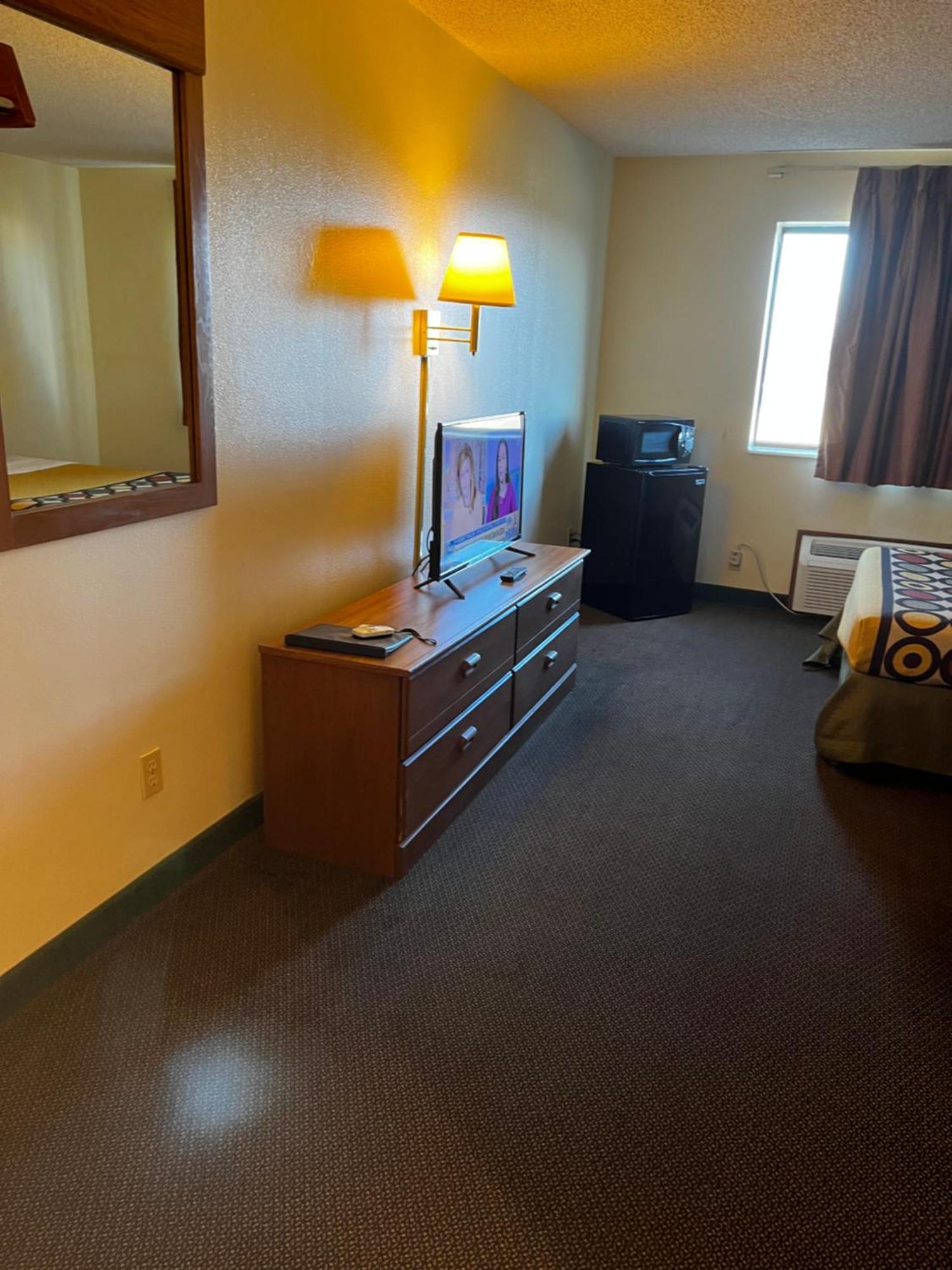 Super 8 Hotel Smithville Exterior photo